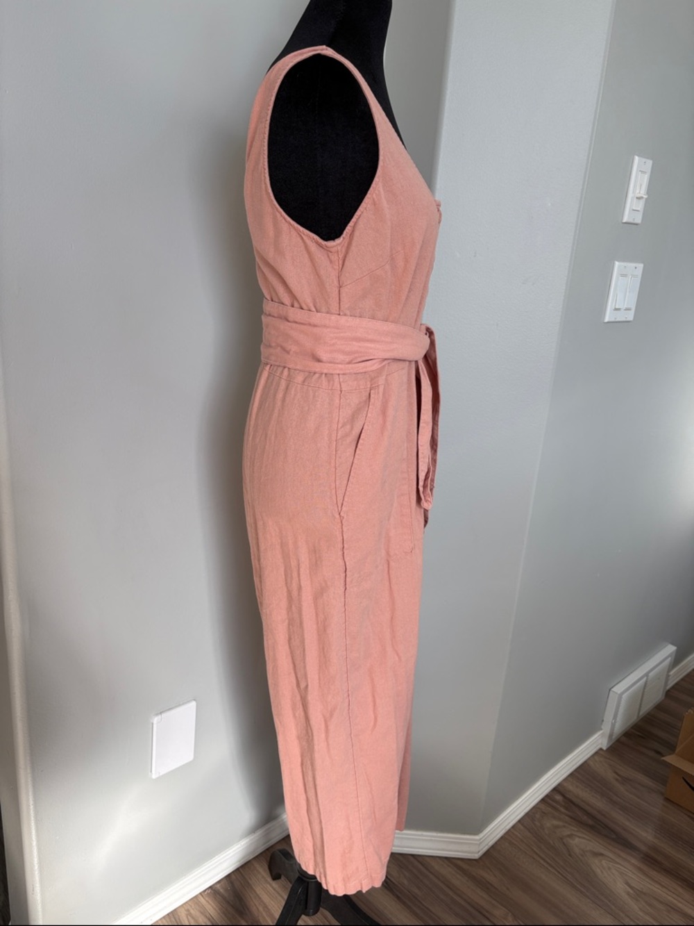 Old Navy Sleeveless V-Neck Tie-Waist Jumpsuit in Dusty Pink - Picture 7 of 8